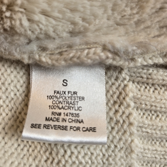 ROMEO & JULIET COUTURE Belted Faux Fur Cardigan Cream Color Size Small - Picture 3 of 15